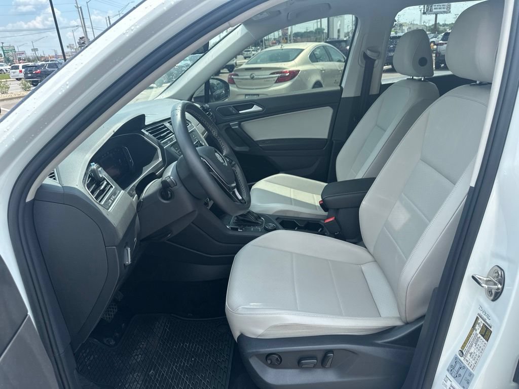 Used 2021 Volkswagen Tiguan SEL AWD/4WD image 9