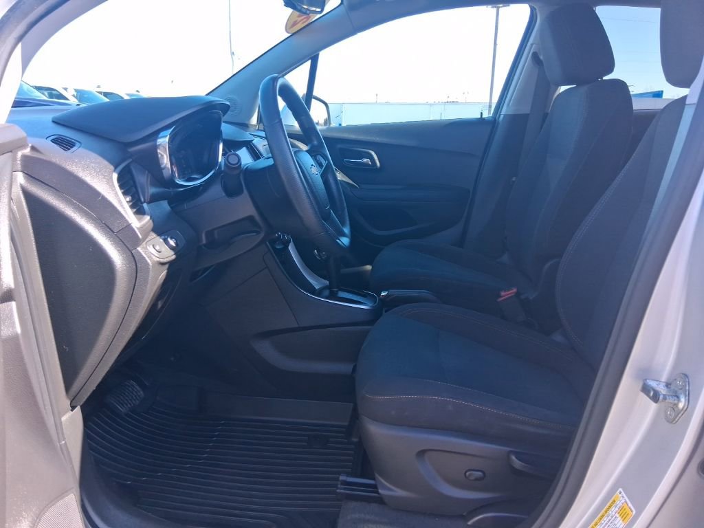 Used 2020 Chevrolet Trax LS w/ Tint and Cruise Package image 15