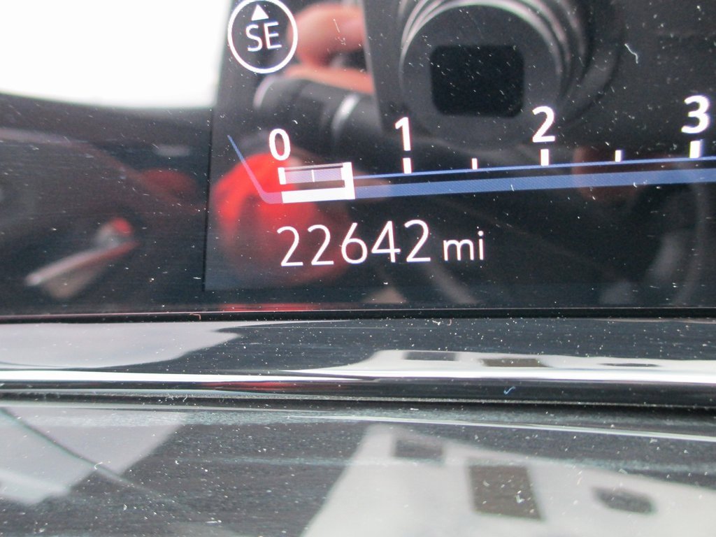 Used 2024 Cadillac Escalade Sport w/ LPO, ONYX Package image 33