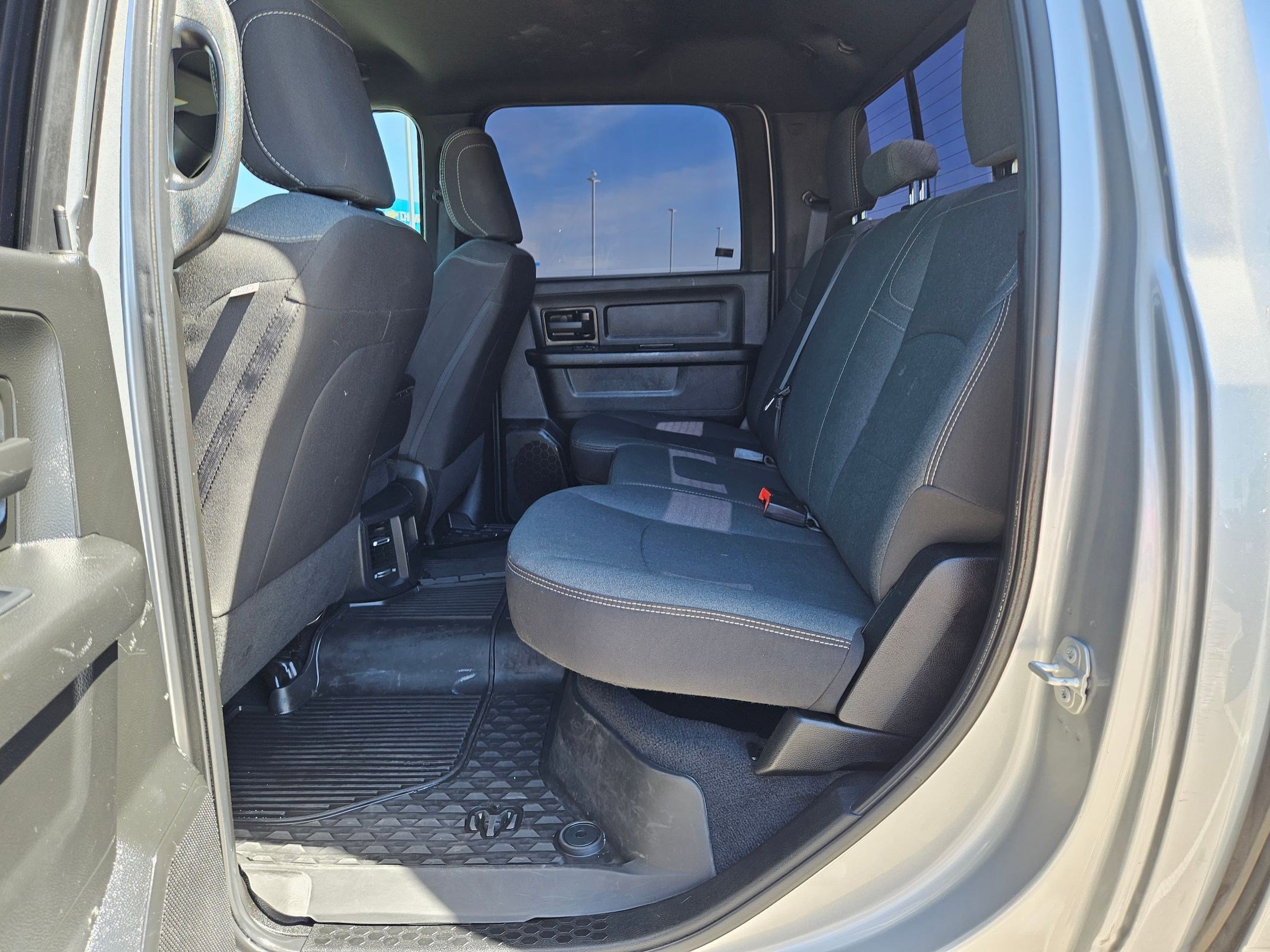 Used 2024 RAM 2500 Tradesman w/ Chrome Appearance Group image 14