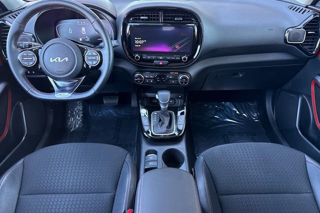 Certified 2025 Kia Soul GT-Line w/ GT-Line Technology Package FWD image 17