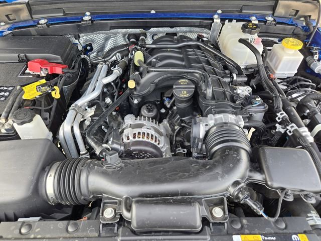 Certified 2025 Jeep Gladiator Sport AWD/4WD image 31