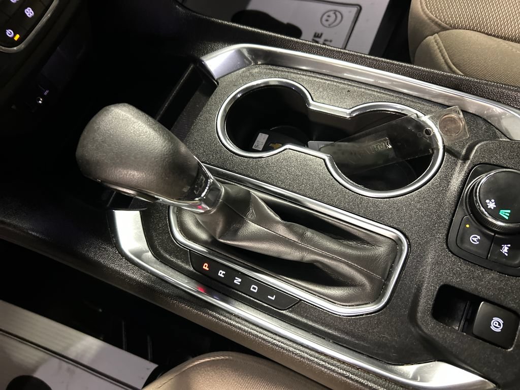 Used 2023 Chevrolet Traverse LS FWD image 19