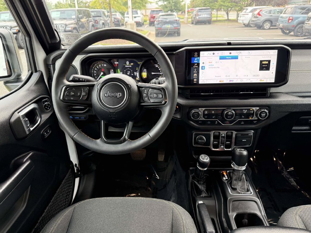 Used 2024 Jeep Wrangler Unlimited w/ Convenience Group AWD/4WD image 18