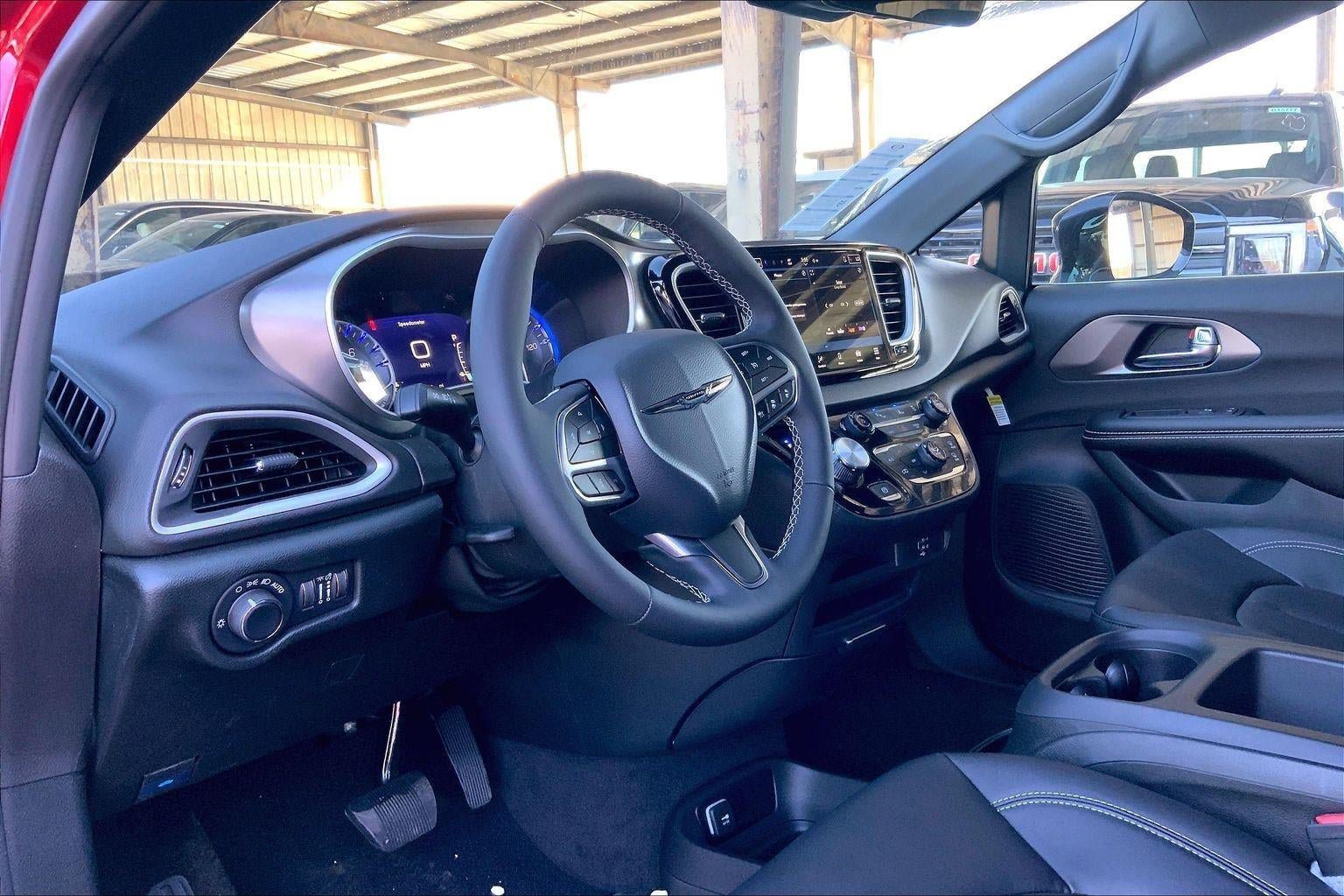 New 2026 Chrysler Voyager LX FWD image 7