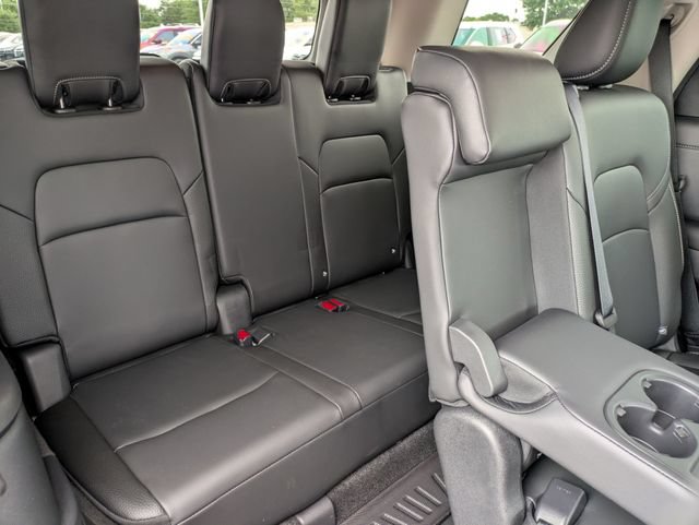 Used 2025 Nissan Pathfinder SL w/ Cargo Package FWD image 37