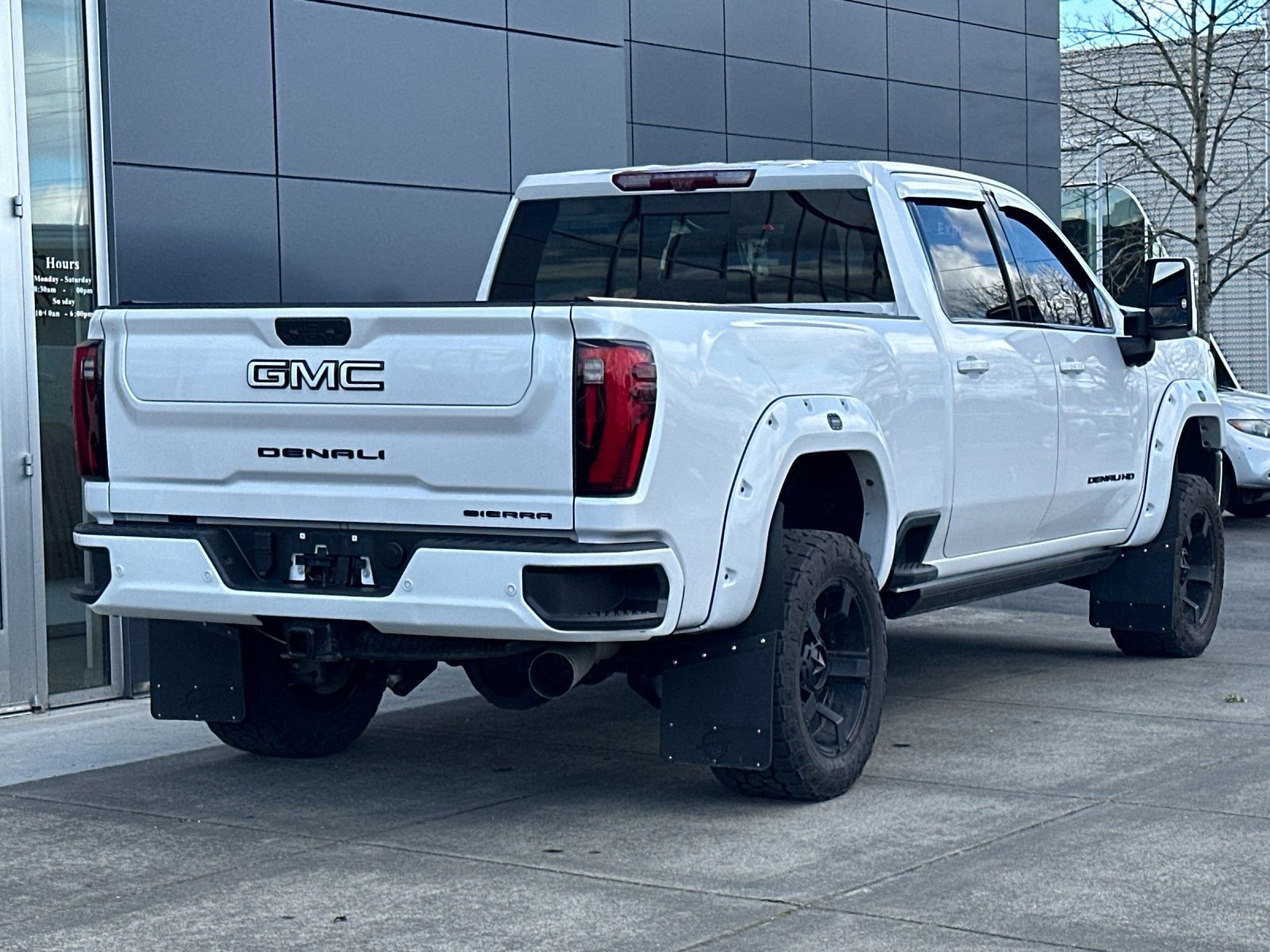Used 2024 GMC Sierra 3500 Denali Ultimate AWD/4WD image 3