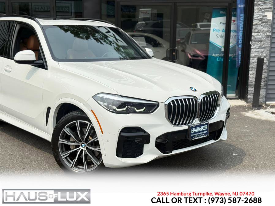 Used 2022 BMW X5 xDrive40i w/ M Sport Package image 3