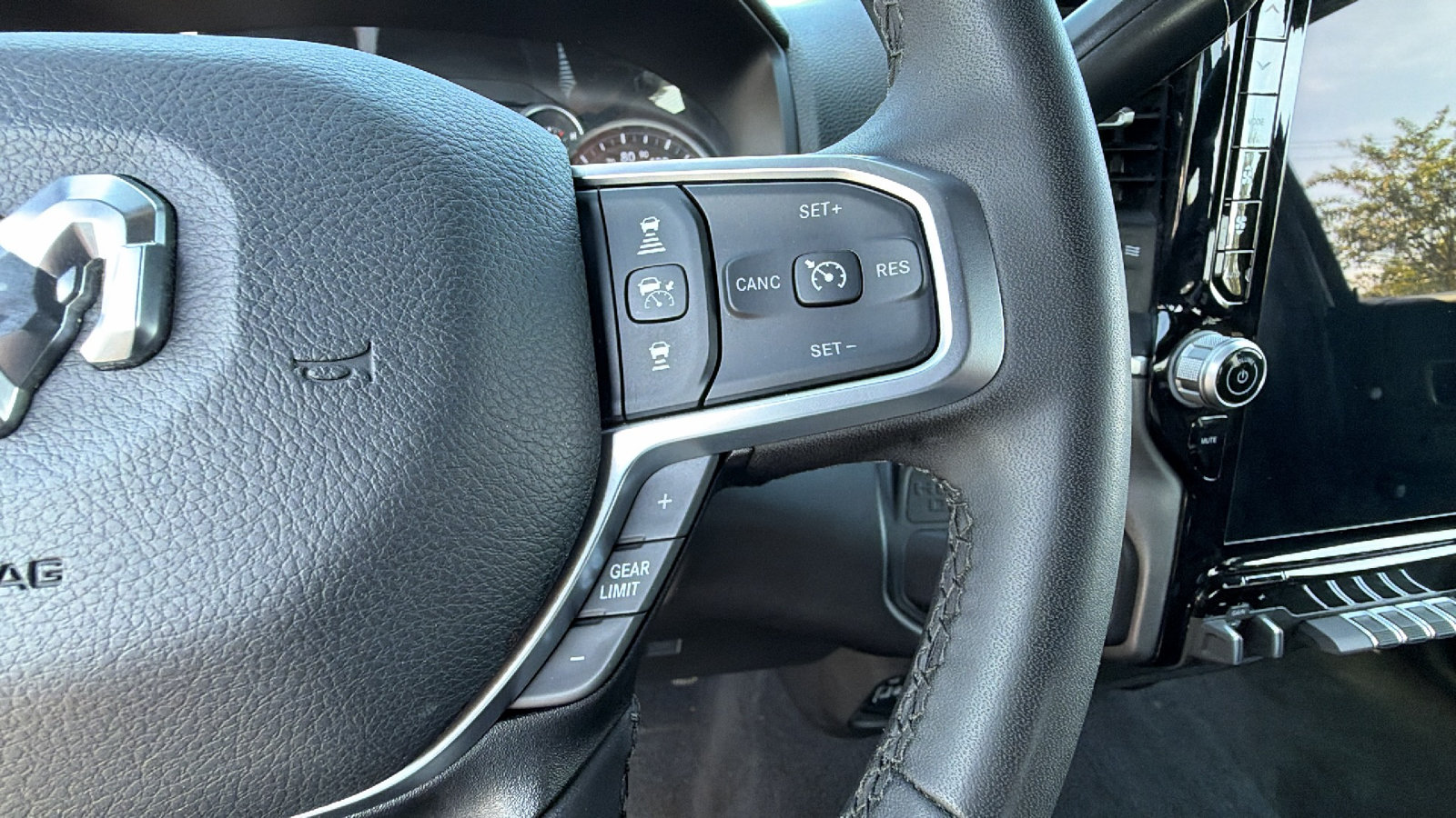 Used 2025 RAM 2500 Big Horn AWD/4WD image 28