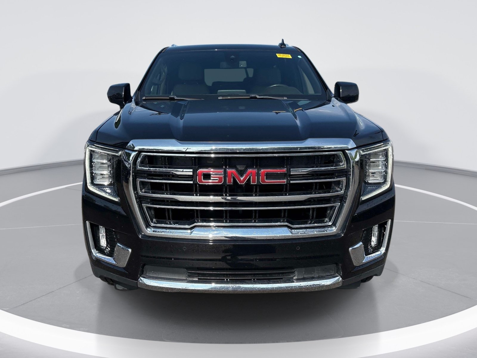 Used 2021 GMC Yukon SLT w/ Rear Media and Nav Package AWD/4WD image 2