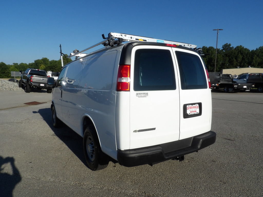 Used 2022 Chevrolet Express 2500 w/ Driver Convenience Package RWD image 5