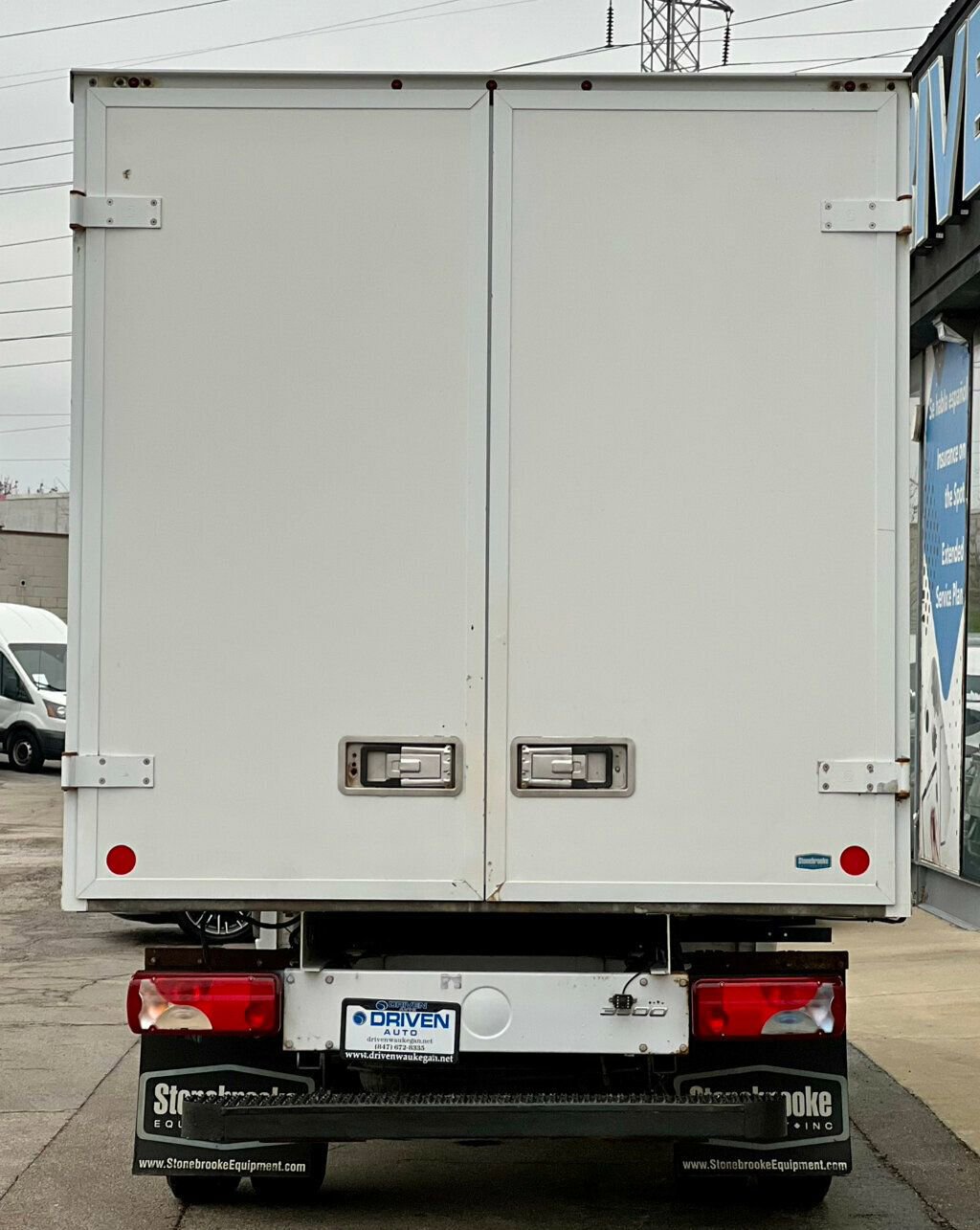 Used 2017 Freightliner Sprinter 3500 w/ Front Bench Seat Package image 4