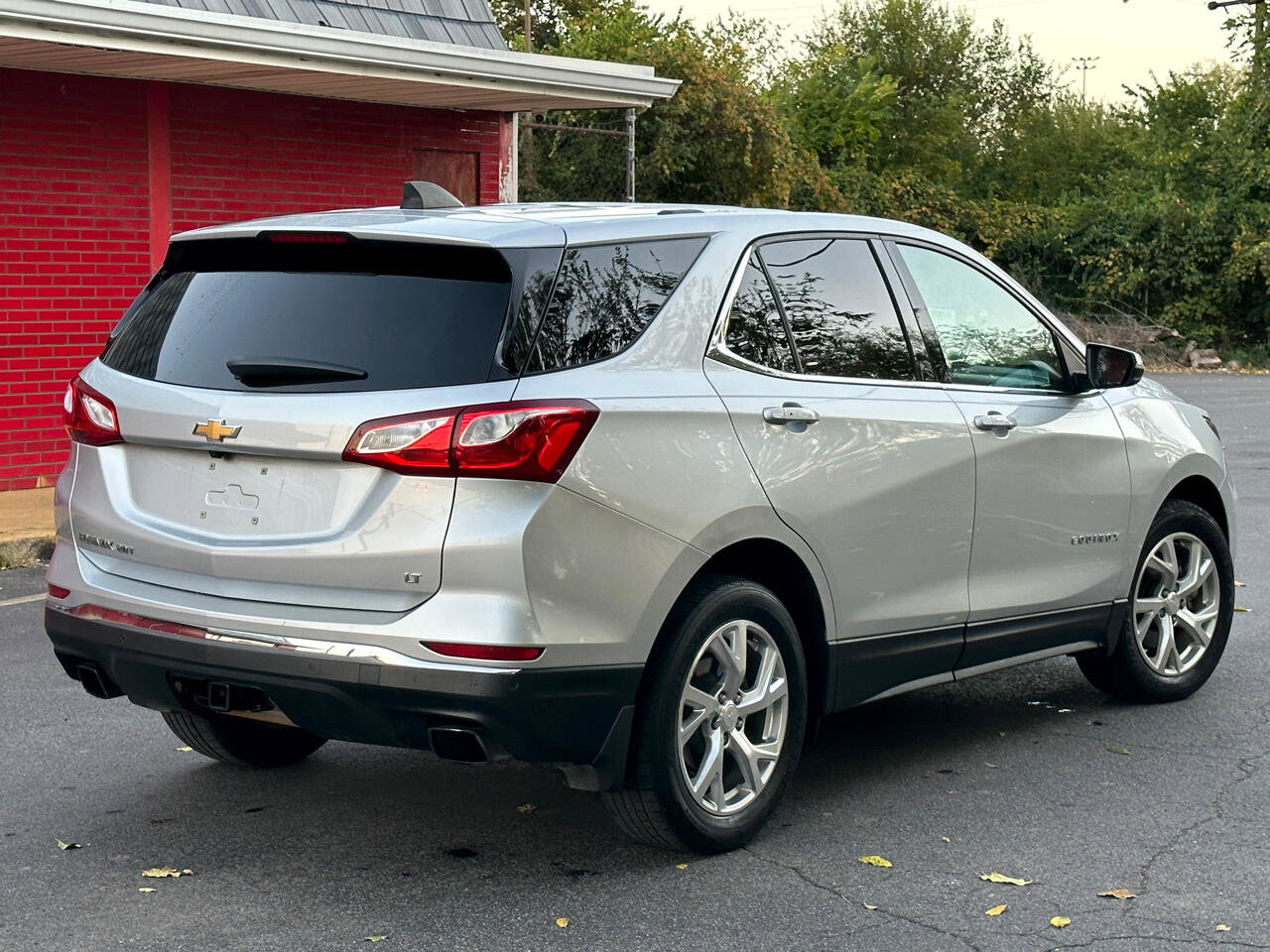 Used 2018 Chevrolet Equinox LT image 3