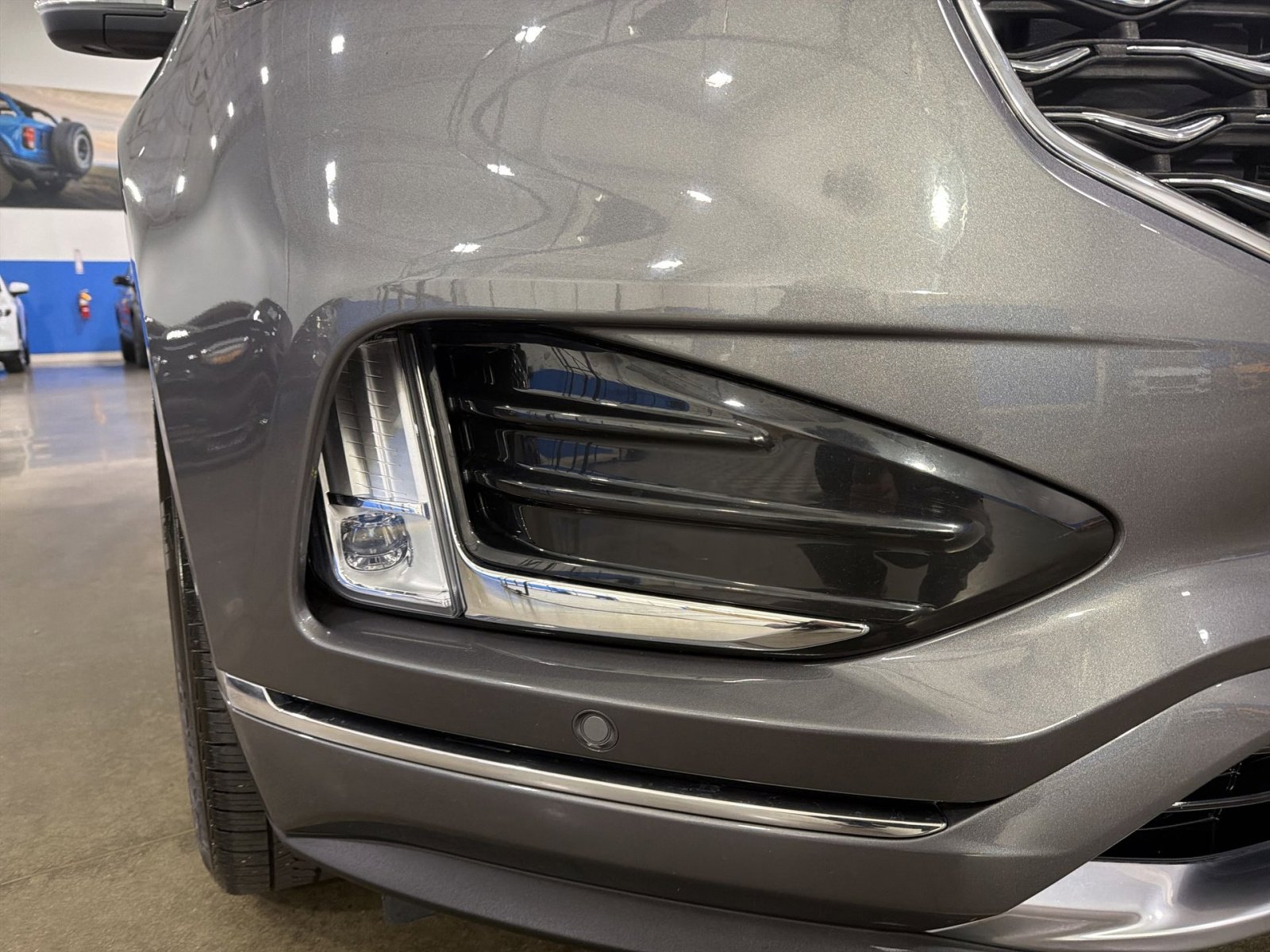 Used 2022 Ford Edge Titanium w/ Equipment Group 301A AWD/4WD image 14