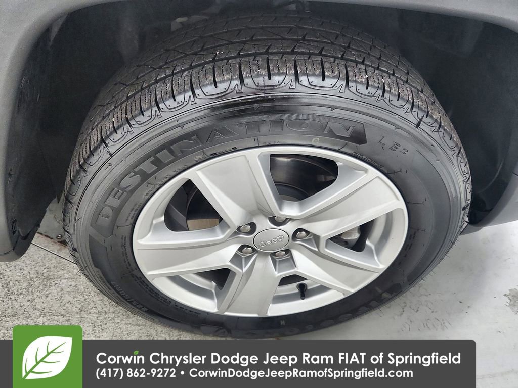 Used 2022 Jeep Compass Latitude image 33