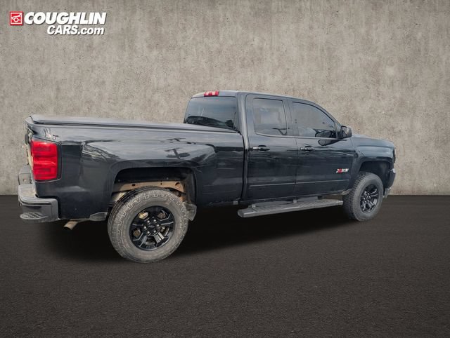Used 2017 Chevrolet Silverado 1500 LT w/ Midnight Edition AWD/4WD image 8