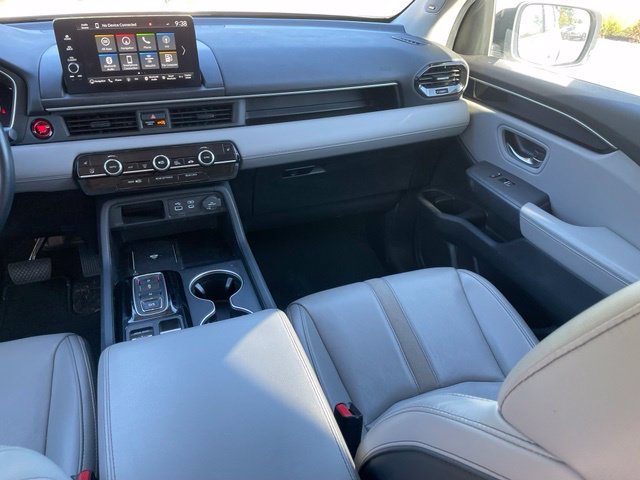 Used 2024 Honda Pilot Touring image 11