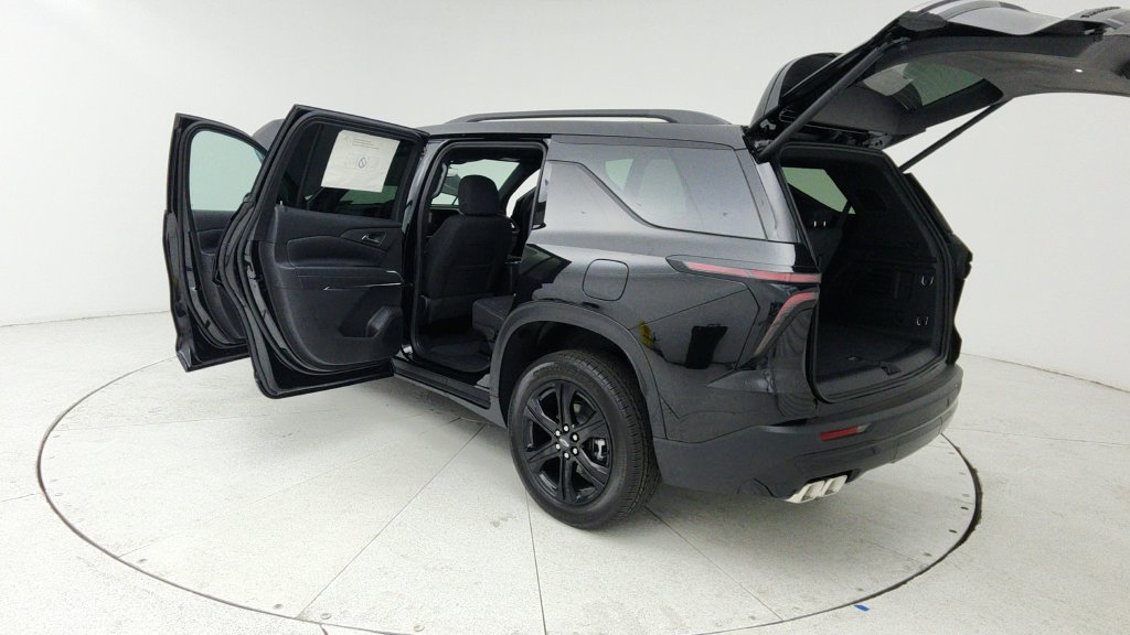 New 2027 Chevrolet Traverse LT w/ Driver Confidence Package FWD image 11