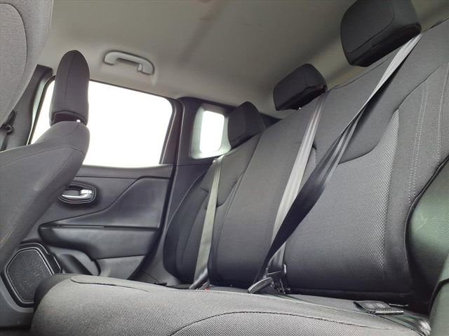 Certified 2023 Jeep Renegade Latitude image 16