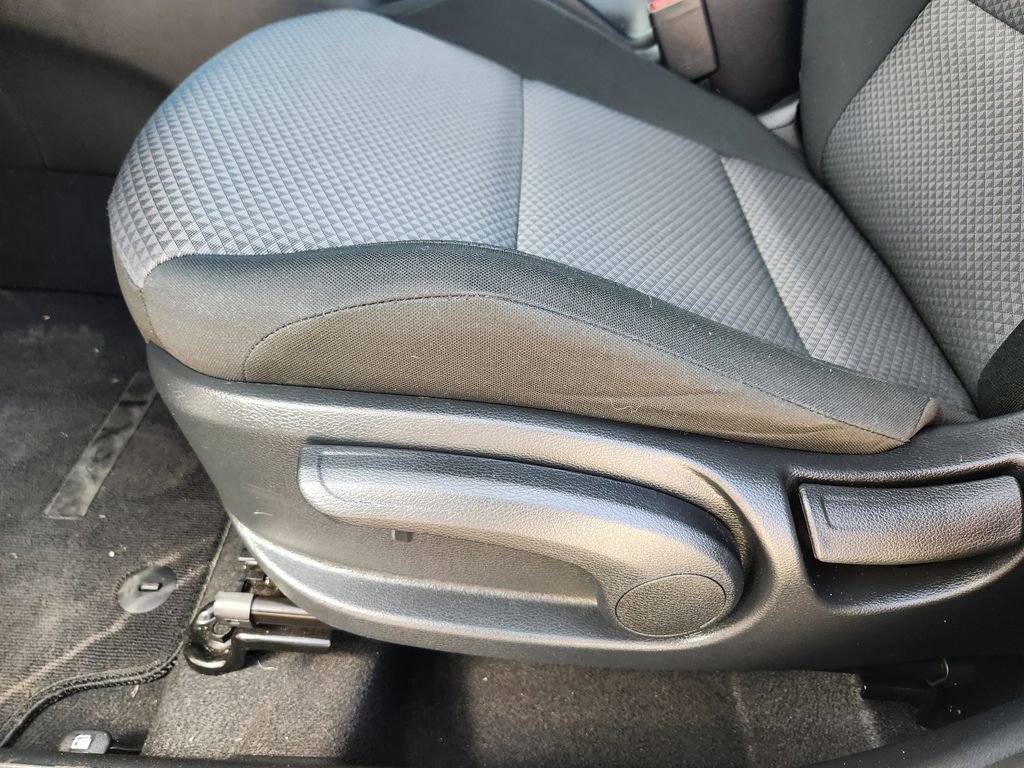 Certified 2025 Kia Soul LX image 24