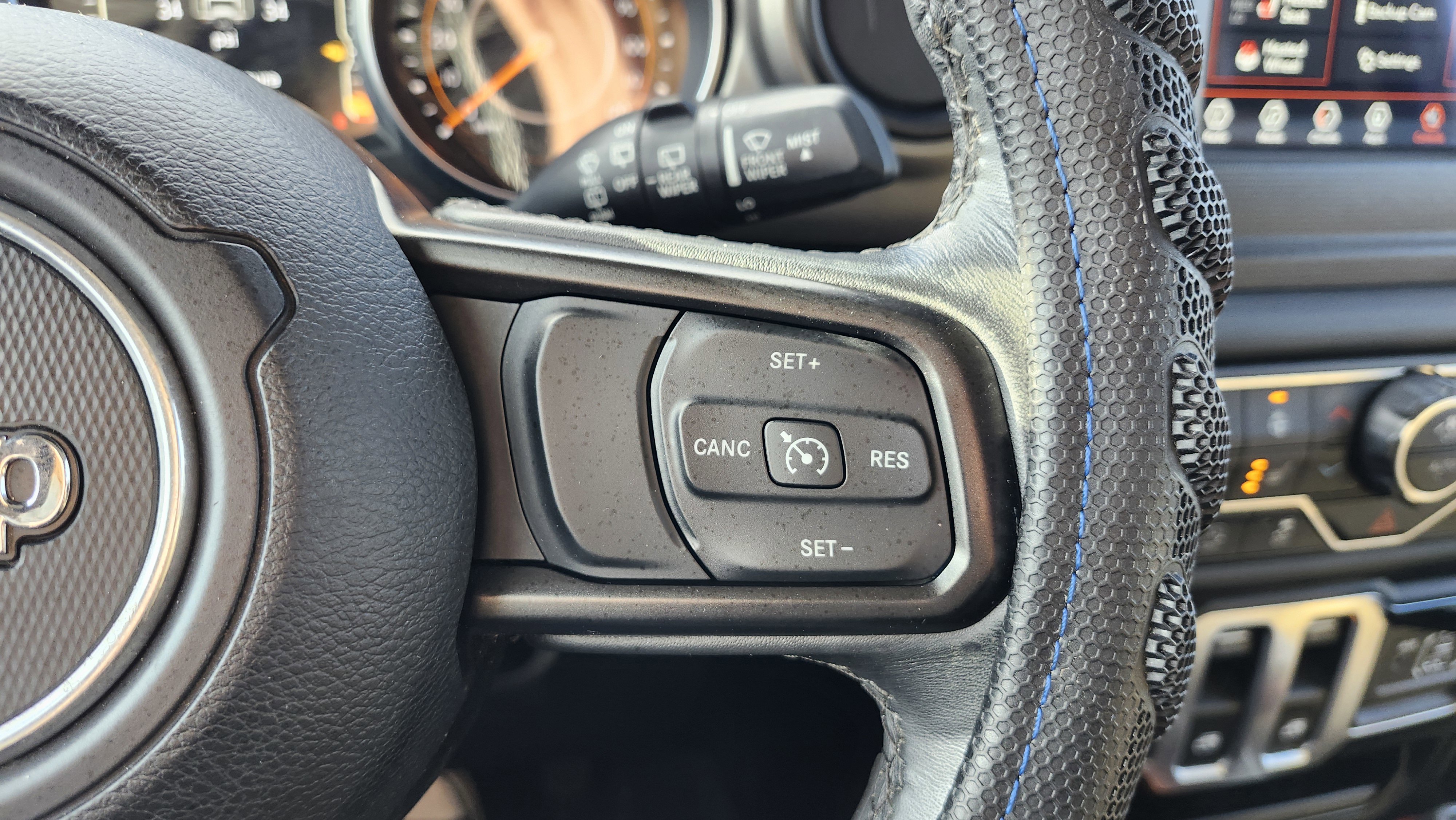 Used 2019 Jeep Wrangler Sport S image 28