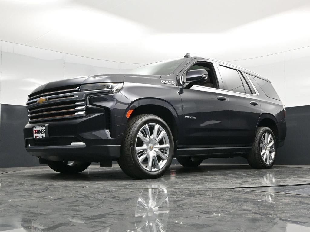 Used 2022 Chevrolet Tahoe High Country w/ Premium Package 2 AWD/4WD image 58