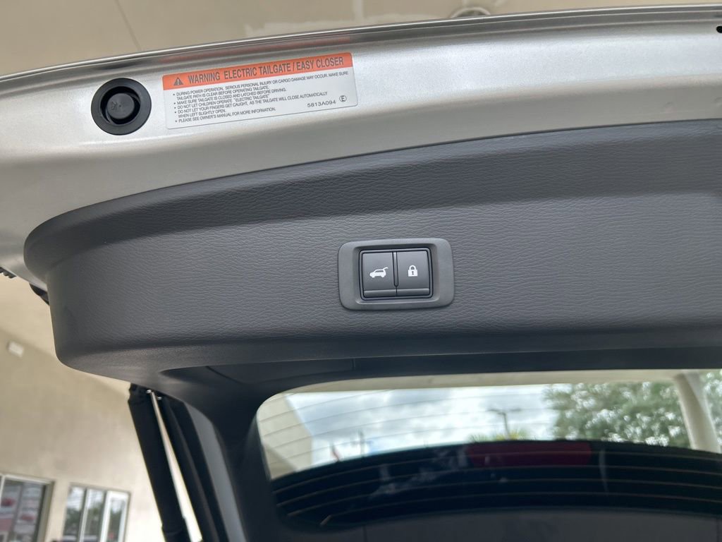 New 2025 Mitsubishi Outlander SE image 32