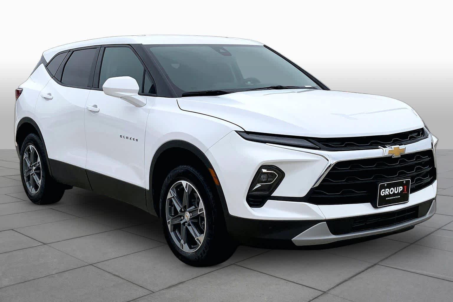 Certified 2025 Chevrolet Blazer LT FWD image 3