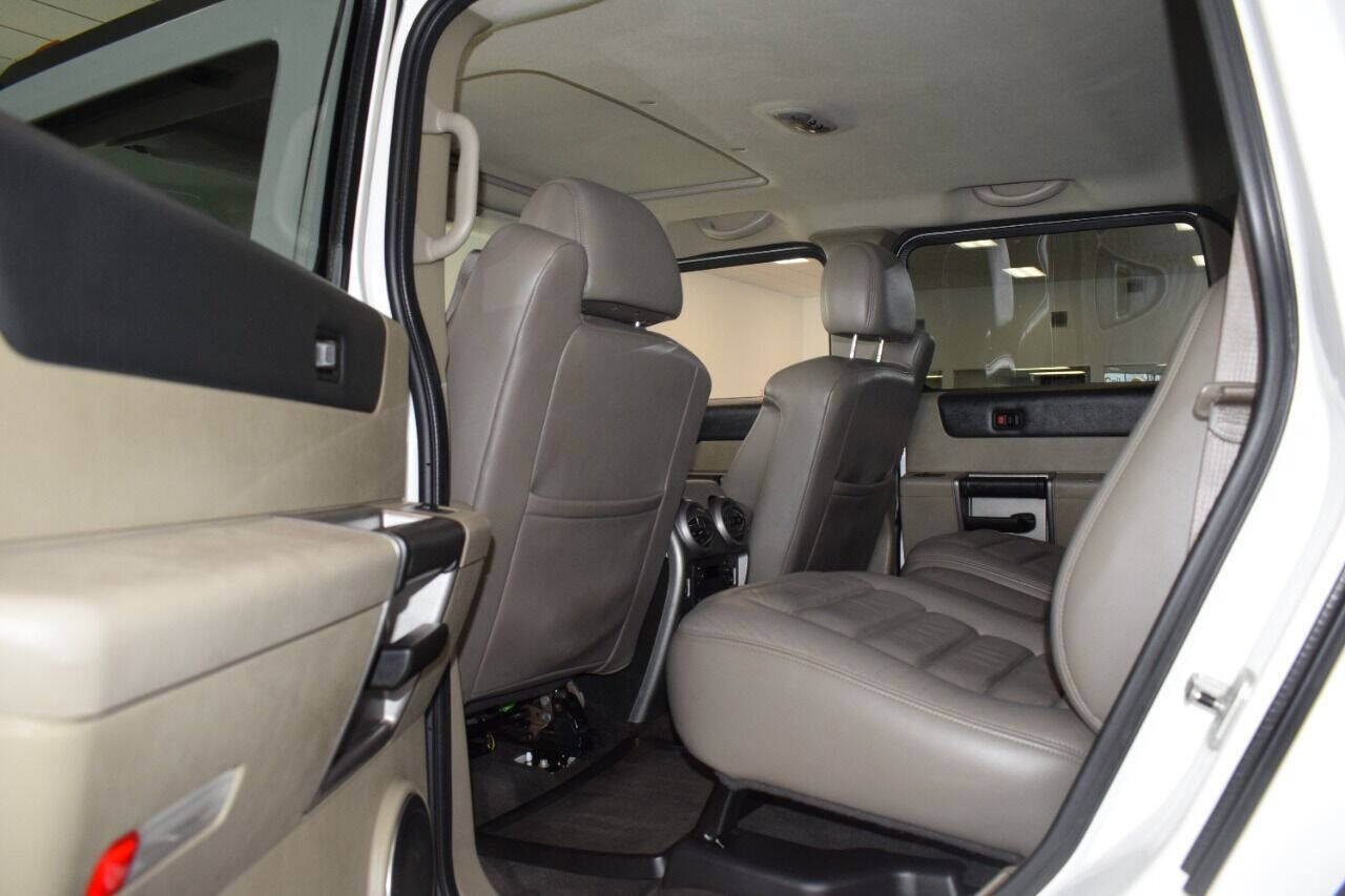 Used 2003 HUMMER H2 w/ Preferred Equipment Group AWD/4WD image 38