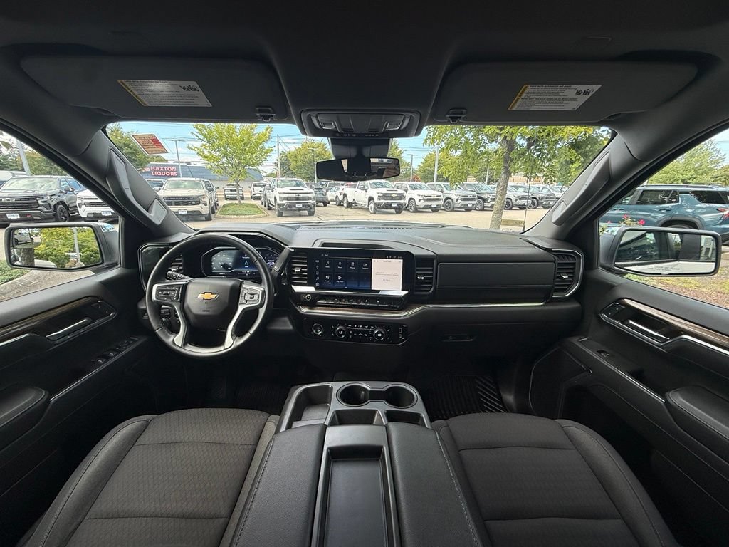 Used 2023 Chevrolet Silverado 1500 LT AWD/4WD image 32