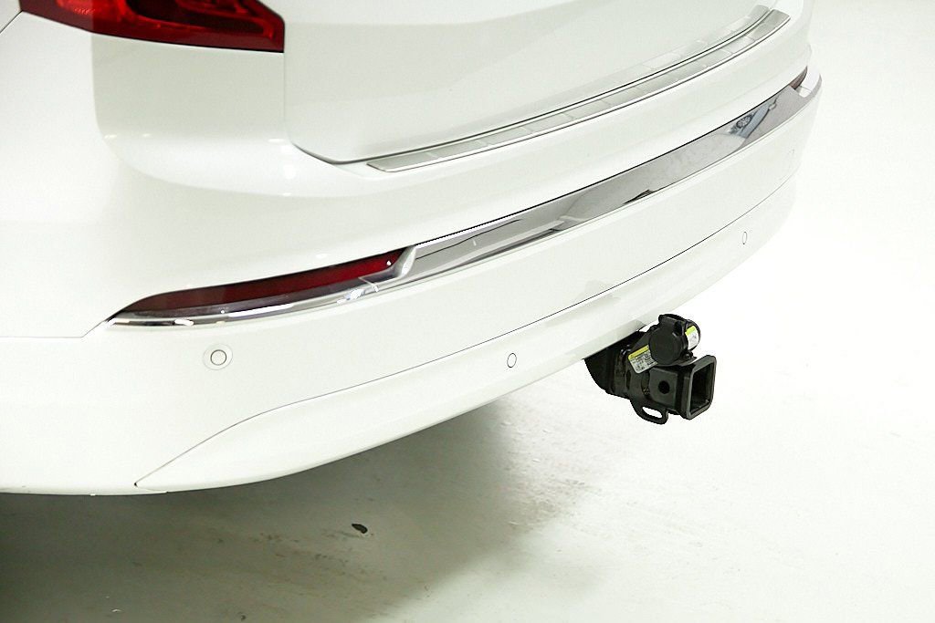 Certified 2024 Volvo XC90 T8 Plus w/ Protection Package Premier image 8