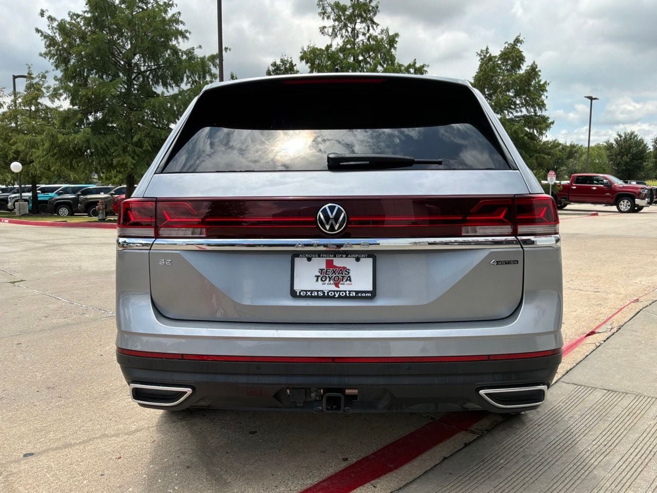 Used 2026 Volkswagen Atlas SE AWD/4WD image 7