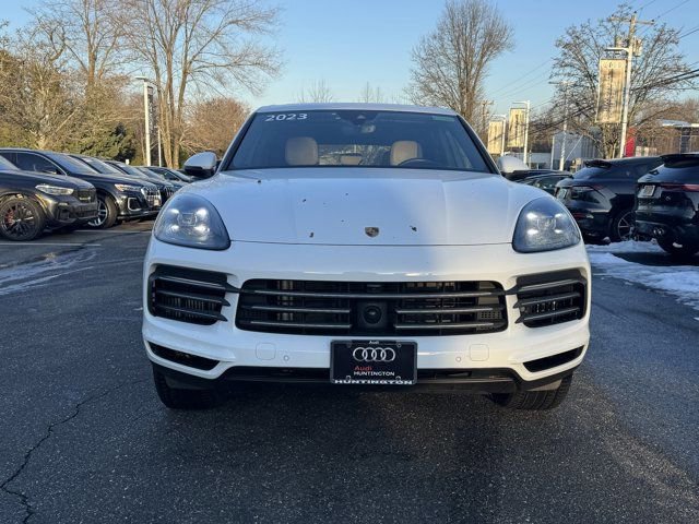 Used 2023 Porsche Cayenne image 2