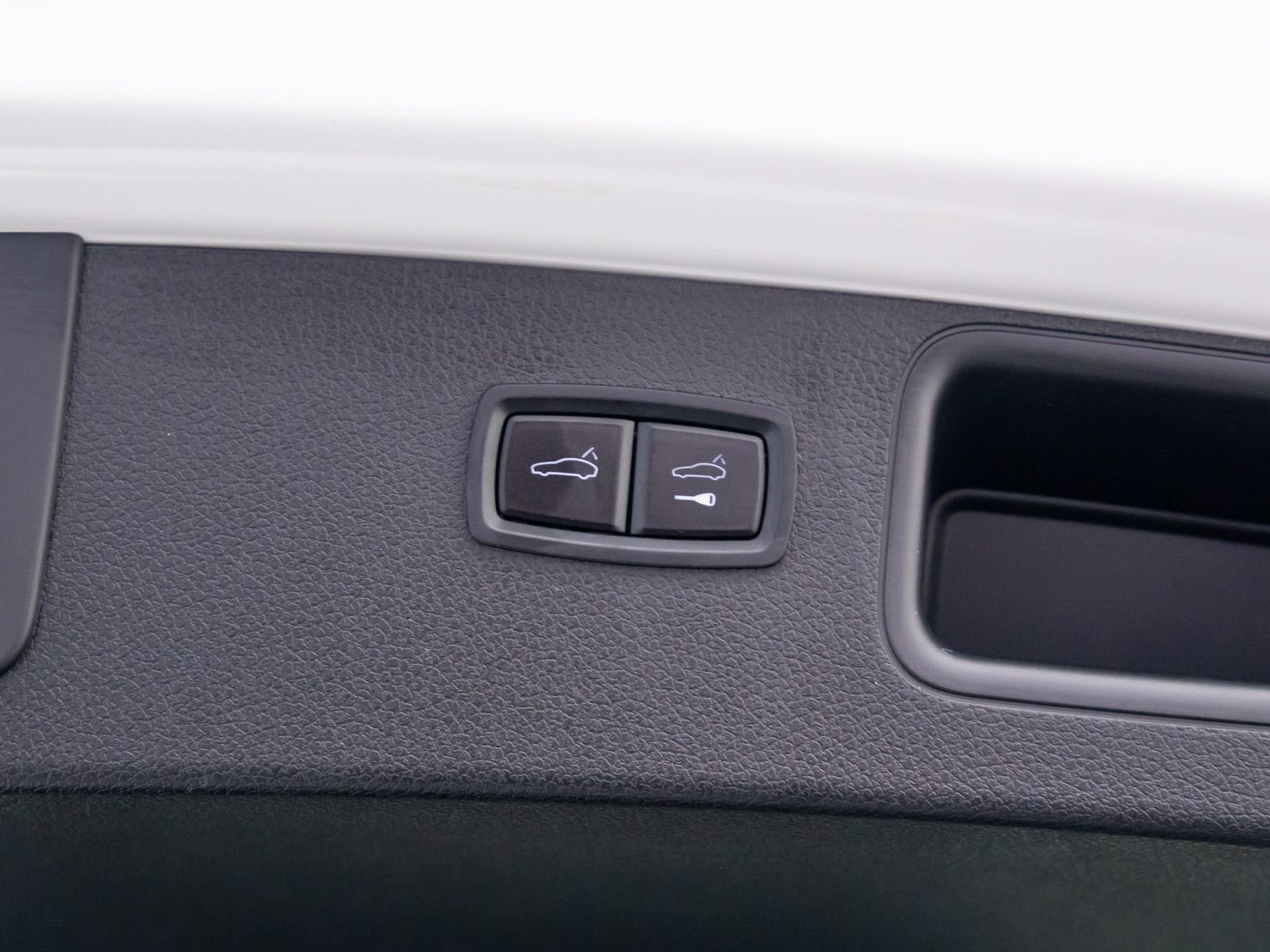 Certified 2023 Porsche Macan S image 31