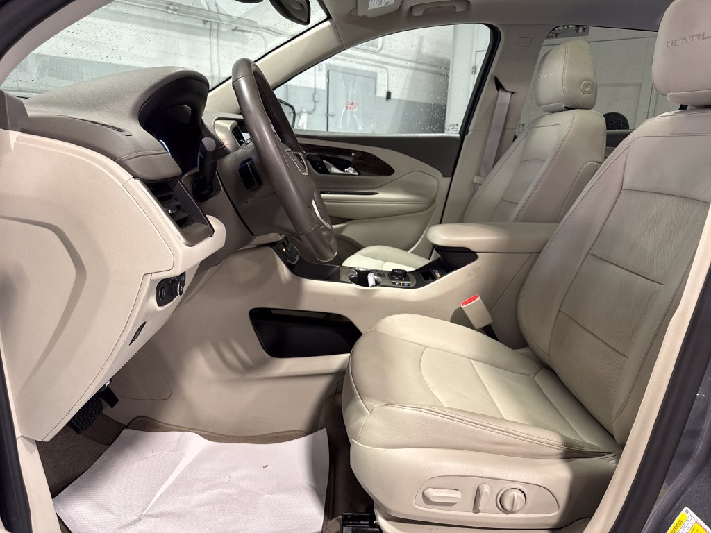 Used 2020 GMC Terrain Denali w/ Denali Premium Package AWD/4WD image 28