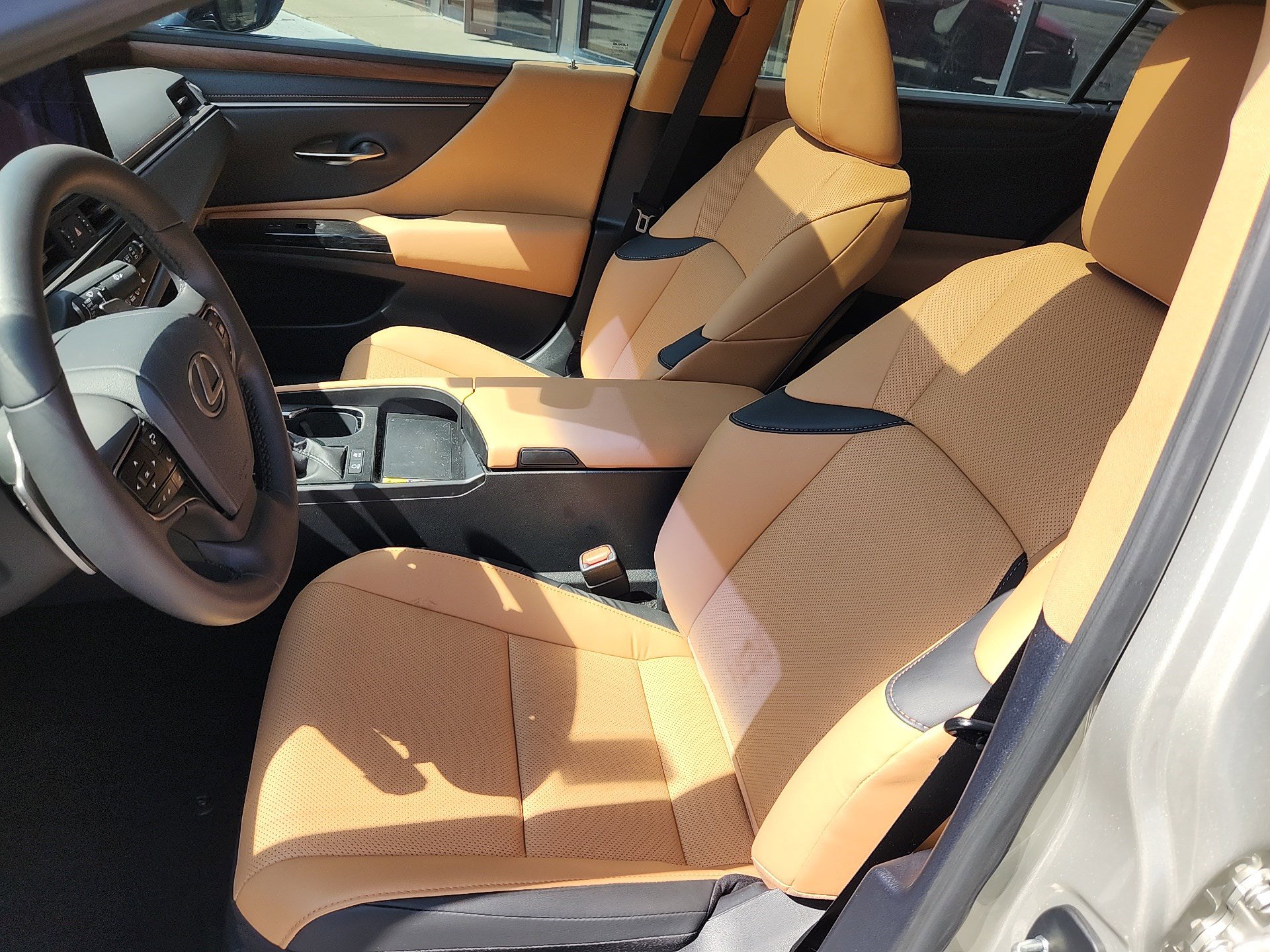 Used 2025 Lexus ES 300h w/ Premium Package image 21