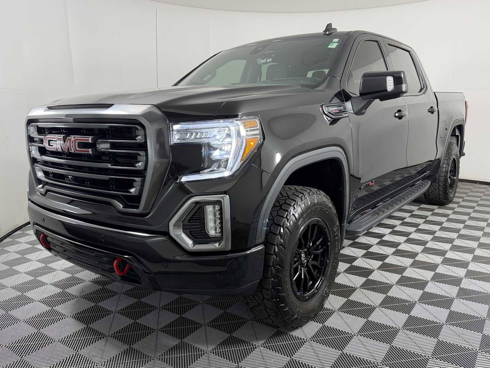 Used 2021 GMC Sierra 1500 AT4 w/ AT4 Premium Package AWD/4WD image 3