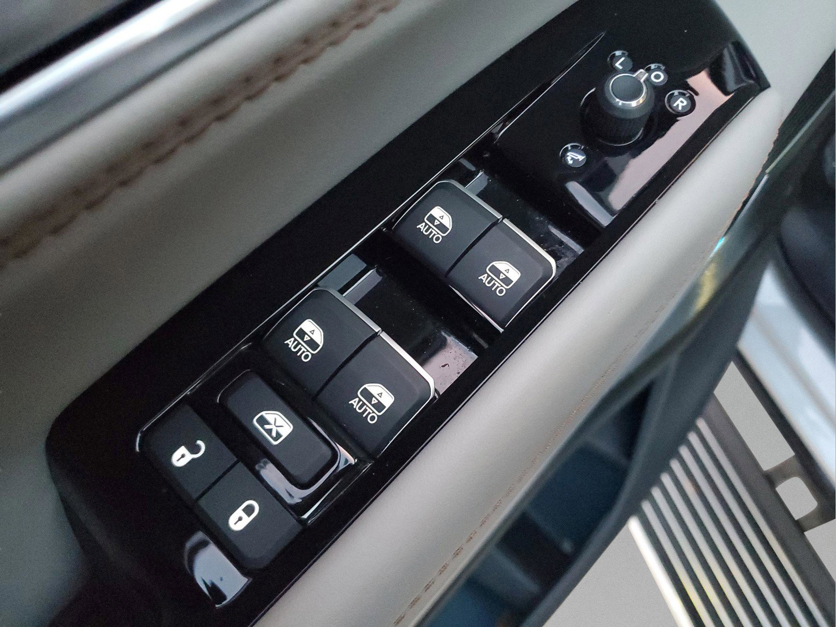 Certified 2025 Jeep Grand Wagoneer 4WD image 15