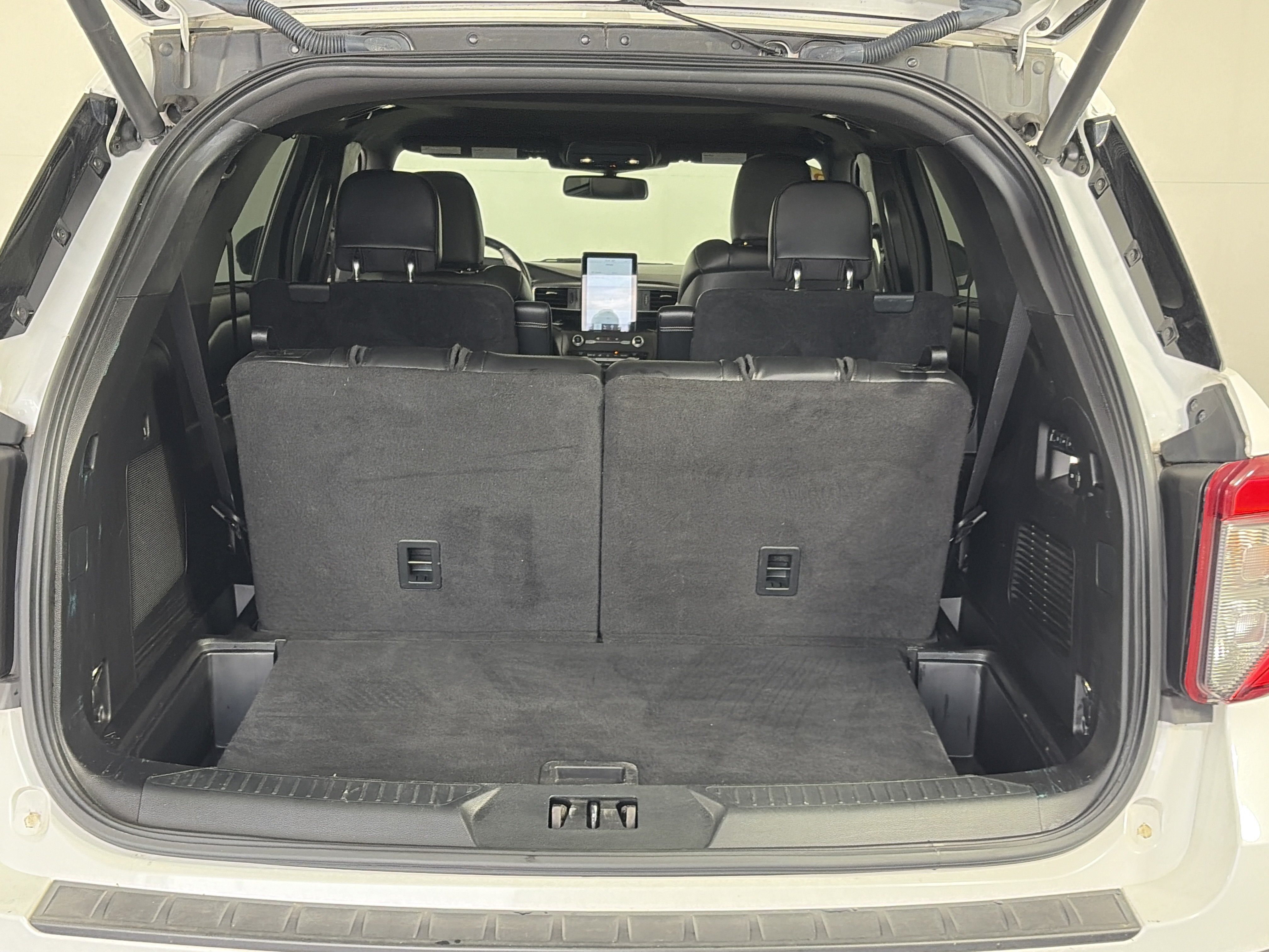 Used 2020 Ford Explorer ST w/ Premium Technology Package AWD/4WD image 15