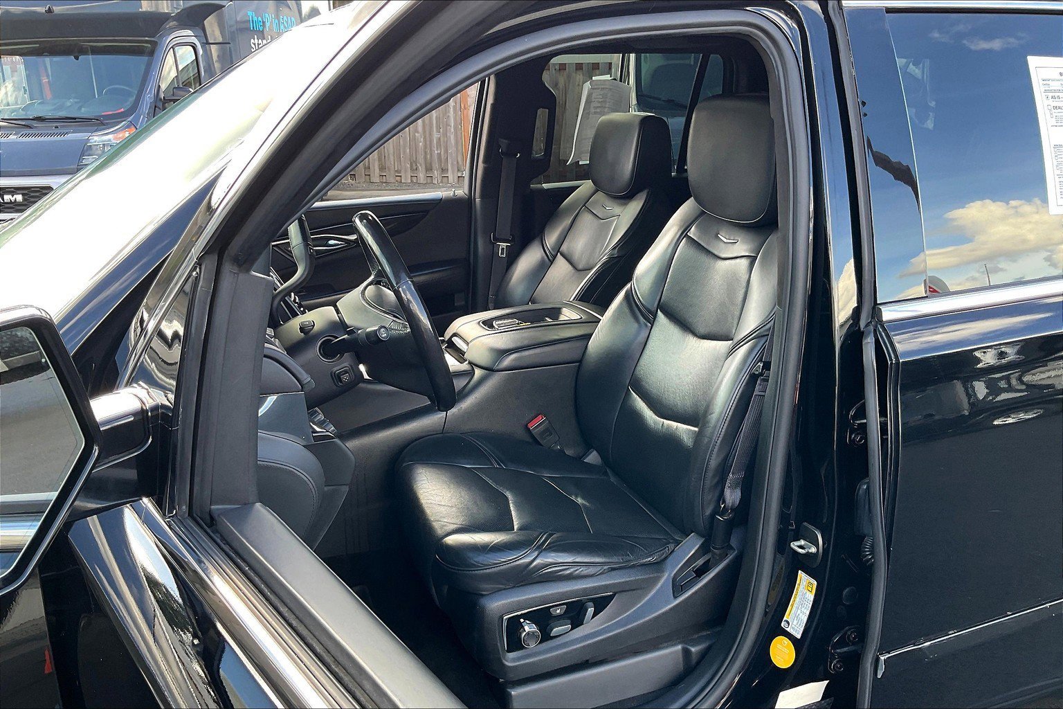 Used 2017 Cadillac Escalade Platinum image 23