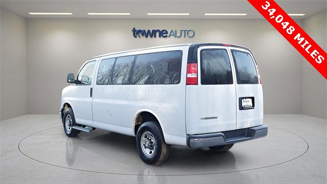 Used 2021 Chevrolet Express 3500 LT w/ LT Preferred Equipment Group image 3