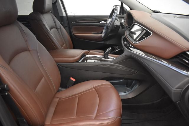 Used 2020 Buick Enclave Avenir w/ Avenir Technology Package AWD/4WD image 19