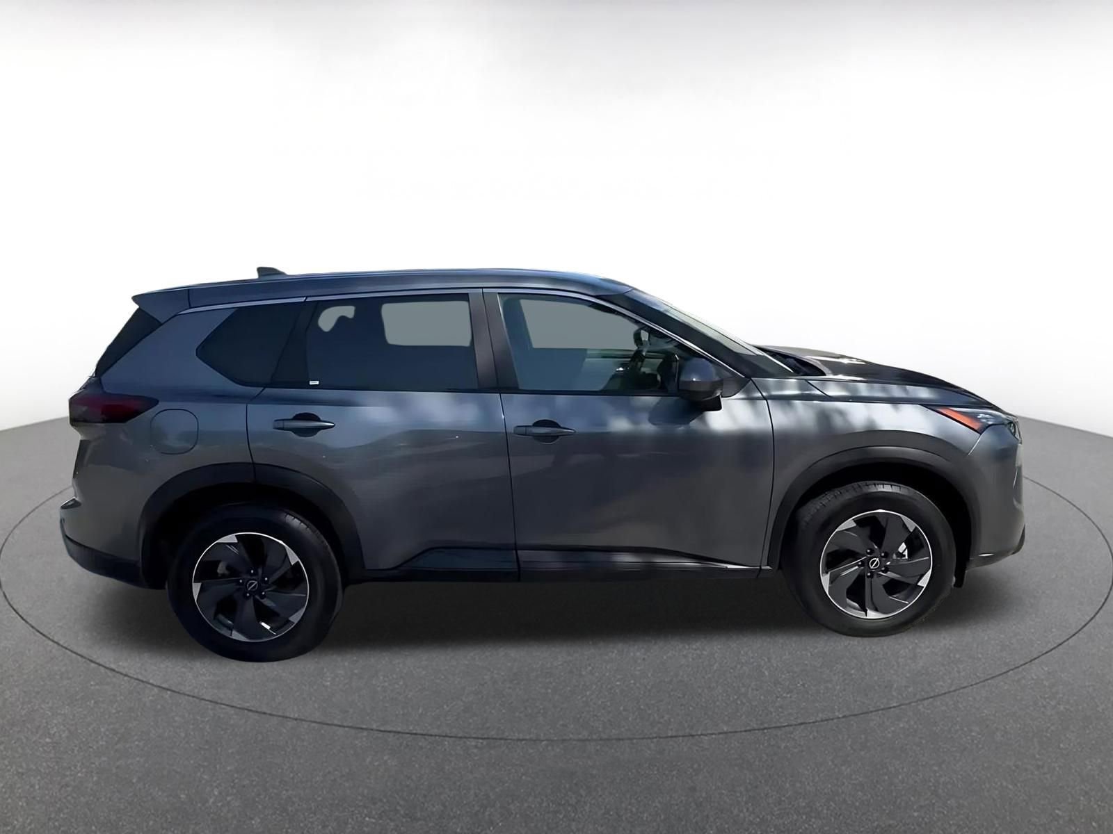 Used 2025 Nissan Rogue SV FWD image 16