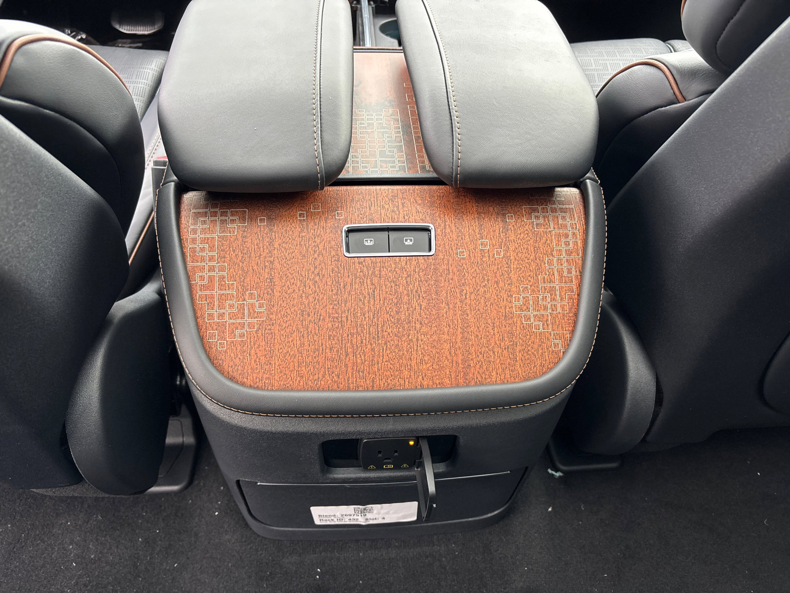 New 2025 Lincoln Navigator L Black Label image 33