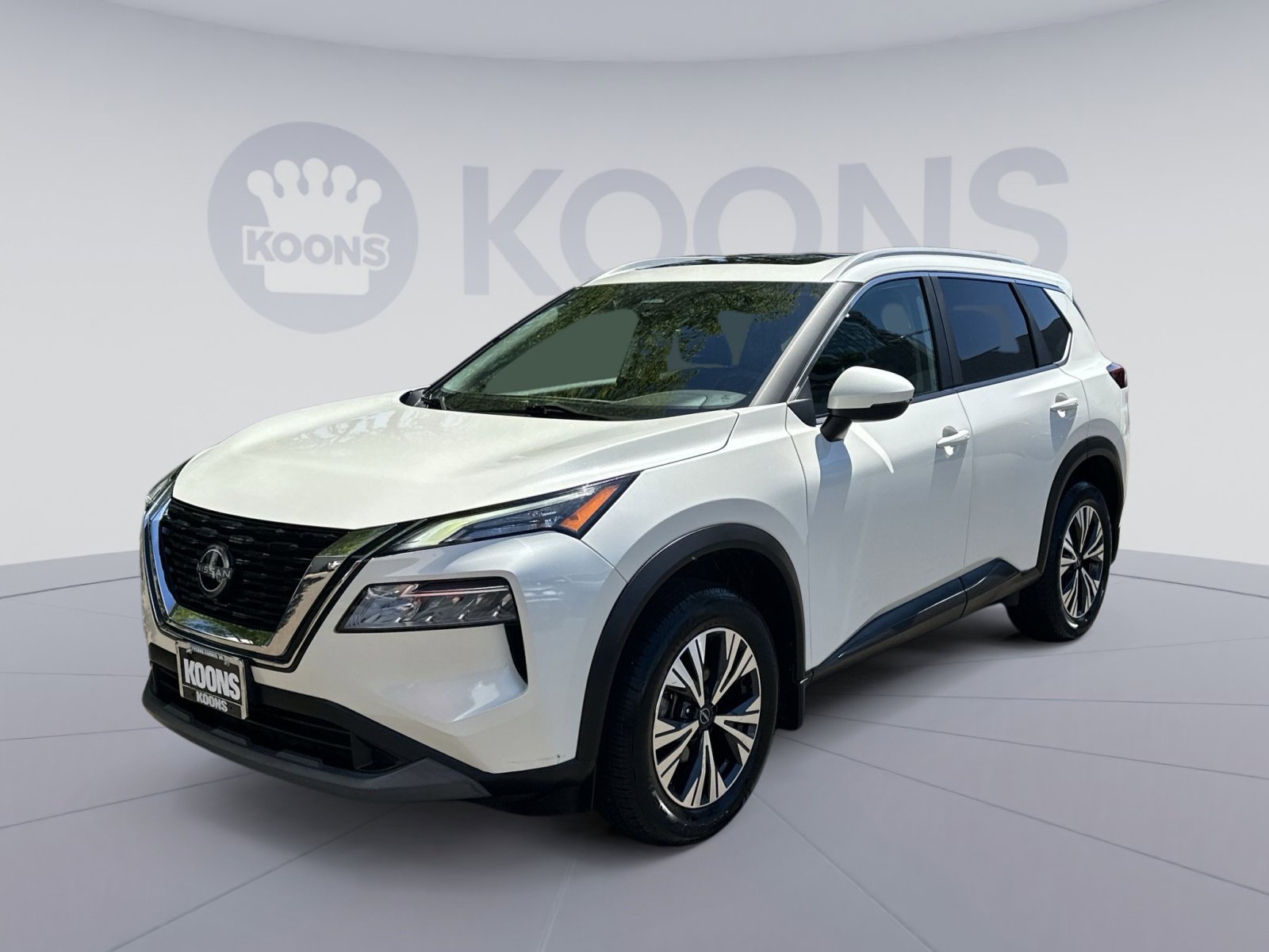 Used 2023 Nissan Rogue SV w/ SV Premium Package FWD image 4