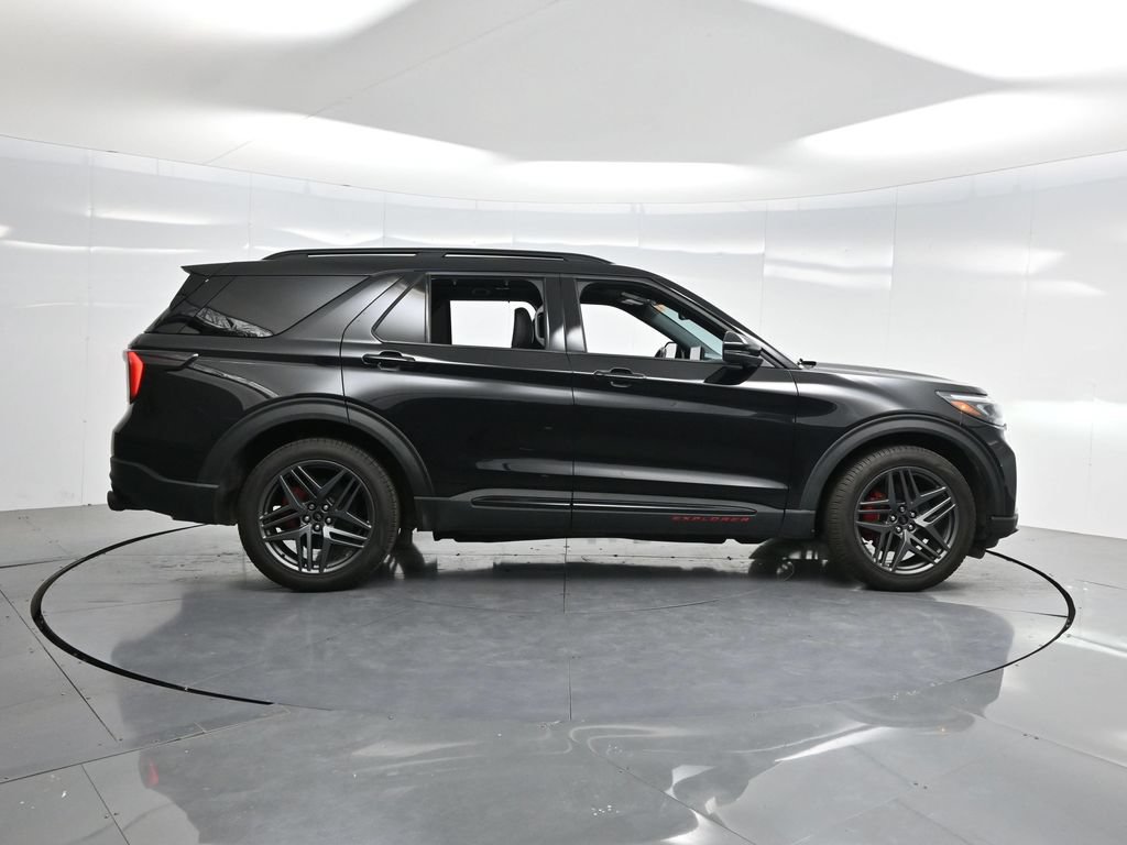 Used 2025 Ford Explorer ST AWD/4WD image 36