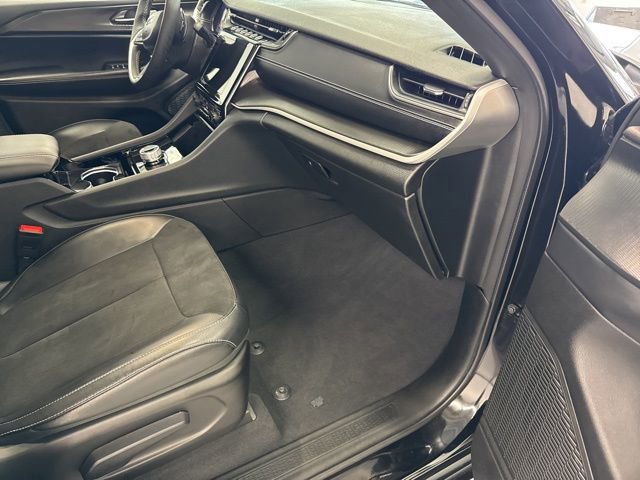 Used 2023 Jeep Grand Cherokee Altitude image 23