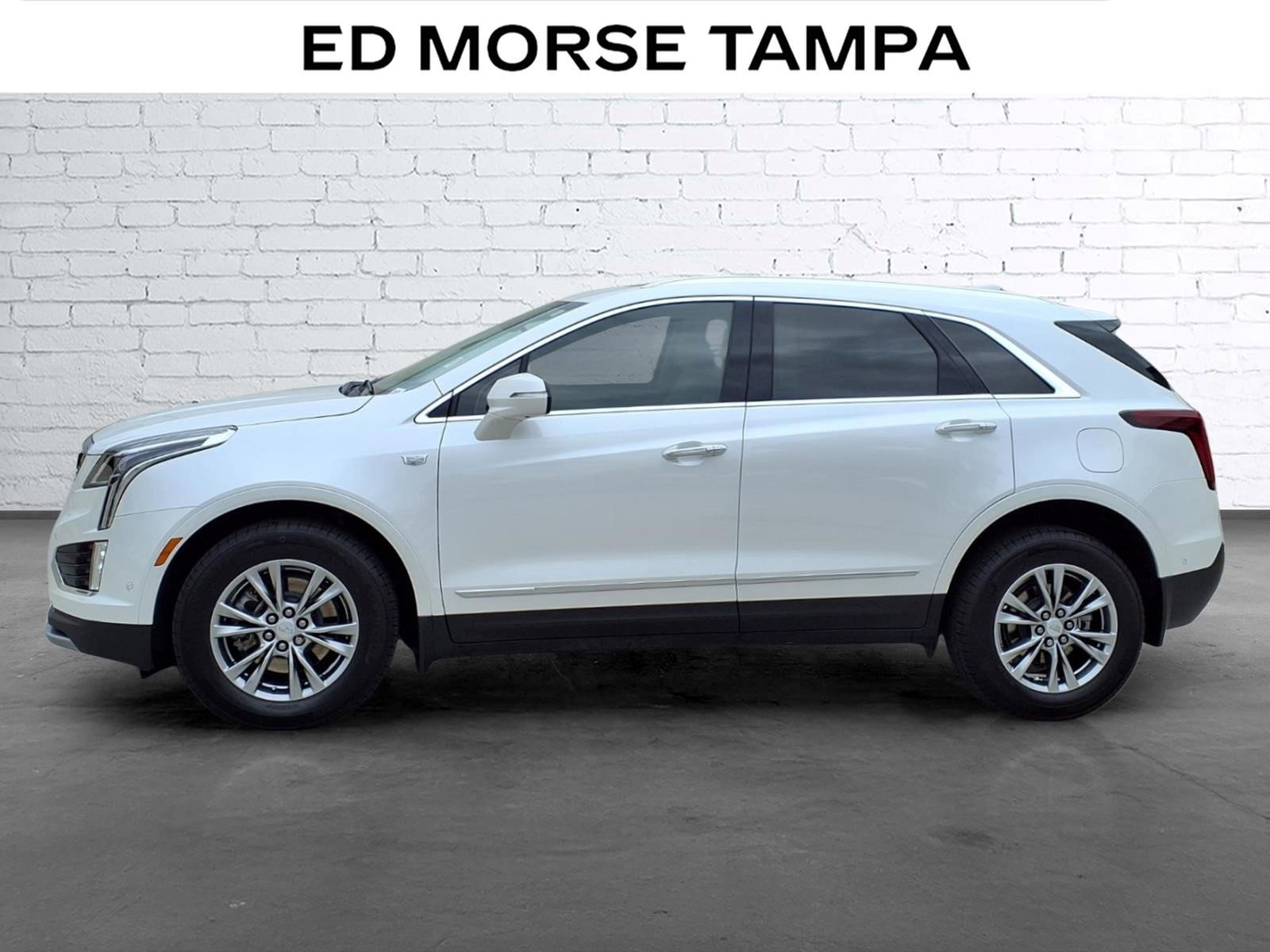 Used 2022 Cadillac XT5 Premium Luxury w/ Technology Package image 2