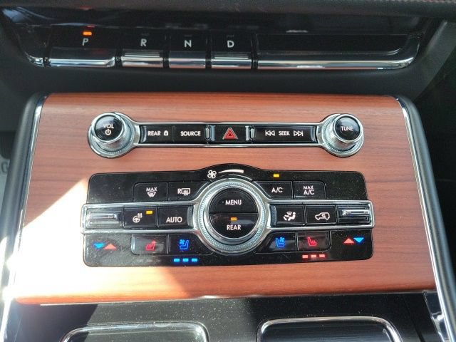 Certified 2023 Lincoln Aviator Reserve w/ Equipment Group 201A AWD/4WD image 13