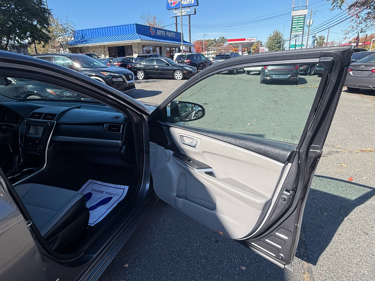 Used 2017 Toyota Camry SE image 30